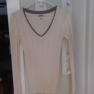 V neck sweater